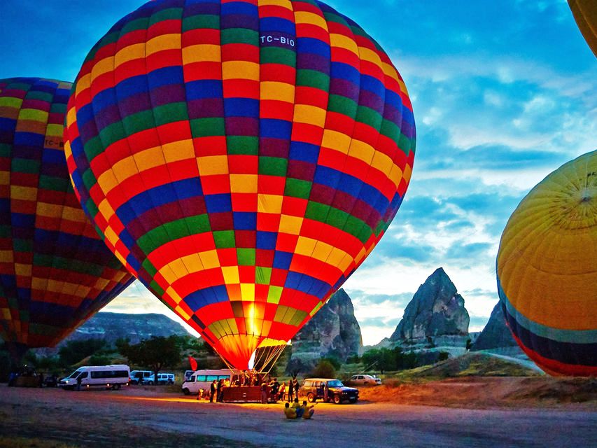 Cappadocia-balloon-tour-prices-göreme-çat-soğanlı-ıhlara-vadis-2024